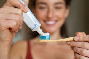 Natural Toothpastes That Contain Fluoride